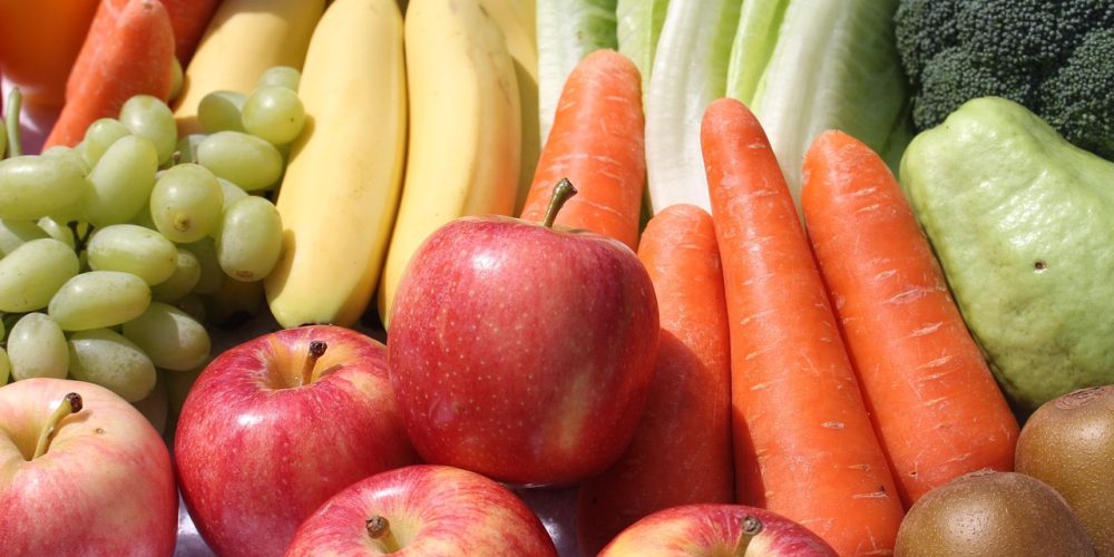 fruits and vegetables are great gluten free road trip snacks