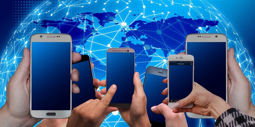 staying in touch during your road trip